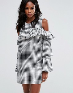 Платье в клеточку с открытыми плечами и оборками Missguided - Черный