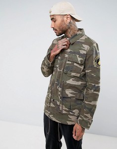 Камуфляжная куртка милитари с нашивками ASOS - Зеленый