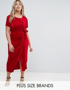 Платье плиссе с поясом Club L Plus - Красный