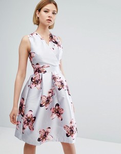 Короткое приталенное платье с цветочным принтом QED London - Мульти