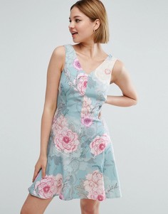 Короткое приталенное платье с цветочным принтом Closet London - Мульти