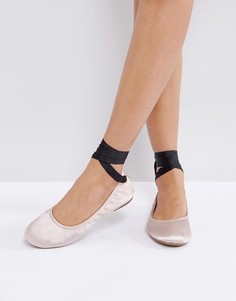 Атласные туфли с завязками New Look - Розовый