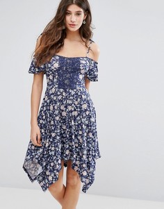 Платье асимметричной длины с цветочным принтом Miss Selfridge - Синий