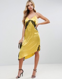 Платье на бретельках с кружевной вставкой и асимметричным подолом ASOS - Желтый