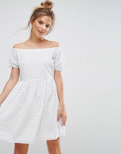 Свободное платье с открытыми плечами из ткани добби в горошек ASOS - Мульти