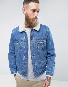 Выбеленная джинсовая куртка с воротником-борг ASOS - Синий