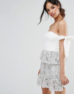 Платье с завязками на плечах и кружевной баской Missguided - Мульти
