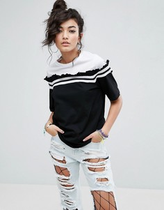 Футболка с контрастной оборкой и полосками ASOS - Мульти