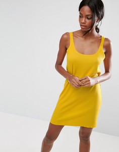 Платье-майка мини в рубчик с необработанными краями ASOS Ultimate - Желтый