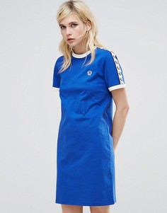 Платье-футболка с логотипом на ленте Fred Perry - Красный