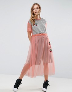 Сетчатое платье с вышивкой в виде вишен ASOS X LOT STOCK &amp; BARREL - Розовый