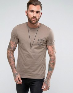 Футболка с готическим принтом на груди ASOS - Бежевый