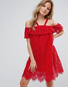 Свободное кружевное платье с открытыми плечами Missguided - Красный