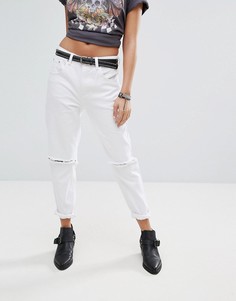 Джинсы в винтажном стиле с рваными коленями PrettyLittleThing - Белый