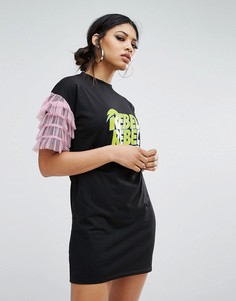 Платье-футболка с сетчатой отделкой на рукавах и принтом Rebel Daisy Street - Черный