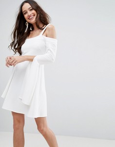 Платье мини с открытыми плечами и разрезами на рукавах ASOS - Белый