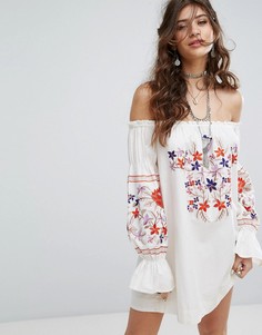 Платье с открытыми плечами и вышивкой Free People - Белый