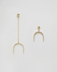 Непарные контурные серьги ограниченной серии с подвеской-шаром - Золотой Asos