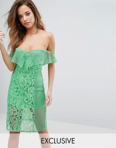 Кружевное платье со спущенными плечами PrettyLittleThing - Зеленый