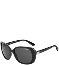 Солнцезащитные очки в пластиковой оправе Vogue