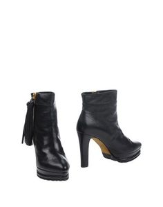 Полусапоги и высокие ботинки Moschino Cheapandchic