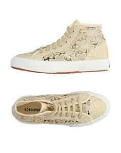 Низкие кеды и кроссовки Superga