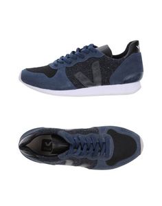 Низкие кеды и кроссовки Veja