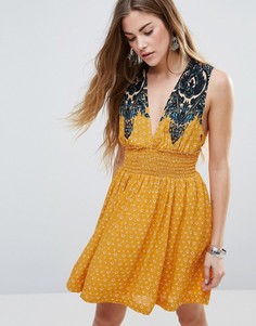 Короткое приталенное платье Free People Walking Dreams - Желтый