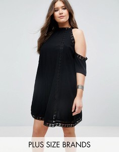 Кружевное платье с открытыми плечами Boohoo Plus - Черный