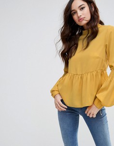 Топ с высоким воротом и сборками Fashion Union - Желтый