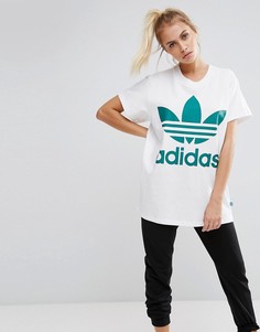 Белая футболка с крупным зеленым логотипом adidas Originals - Белый