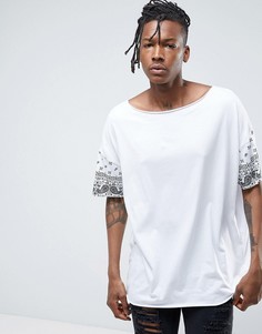 Oversize-футболка с необработанной горловиной и ацтекским принтом ASOS - Белый