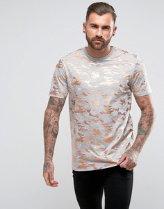Длинная футболка с золотистым камуфляжным принтом ASOS - Серый