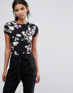 Облегающая футболка с цветочным принтом Ted Baker - Мульти
