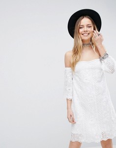 Платье с открытыми плечами Parisian - Белый