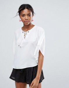 Топ с люверсами и рукавами-кейп New Look - Кремовый