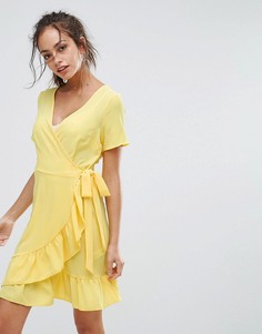 Платье с запахом и оборкой New Look - Желтый