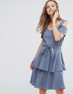Джинсовое платье с оборками на юбке Liquorish - Синий