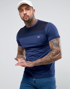 Узкая темно-синяя футболка с фактурной вставкой Fred Perry - Темно-синий