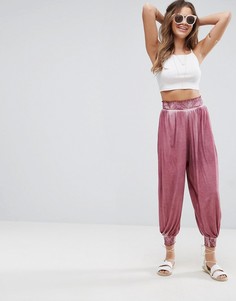 Гаремные брюки с принтом тай-дай ASOS - Розовый