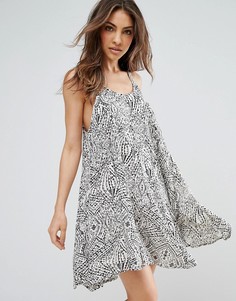 Платье на бретельках с принтом QED London - Мульти