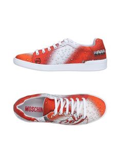 Низкие кеды и кроссовки Moschino