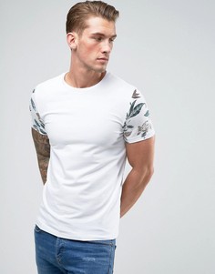 Обтягивающая футболка с цветочным принтом на рукавах ASOS - Бежевый