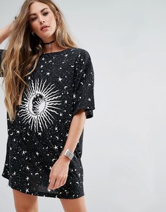 Платье-футболка в стиле oversize с принтом звезд и месяца Motel - Черный