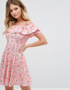 Платье с цветочным принтом и вырезом лодочкой New Look - Розовый