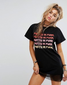 Платье-футболка с принтом Pretty In Punk PrettyLittleThing - Черный