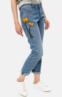 Синие джинсы бойфренды с нашивками Hilfiger Denim