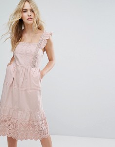 Платье миди с вышивкой ришелье Miss Selfridge - Розовый