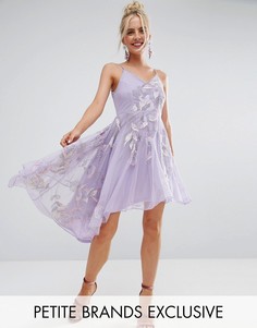 Асимметричное платье миди на бретельках с вышивкой и глубоким вырезом на спине Frock And Frill Petite - Фиолетовый