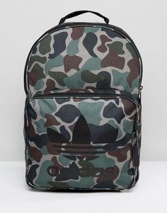 Классический рюкзак с камуфляжным принтом adidas Originals BQ6084 - Зеленый
